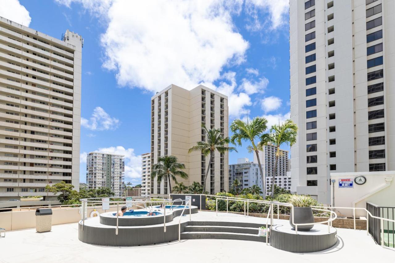 Cozy Waikiki Getaway, Stroll To Beach With Free Parking Гонолулу Екстер'єр фото