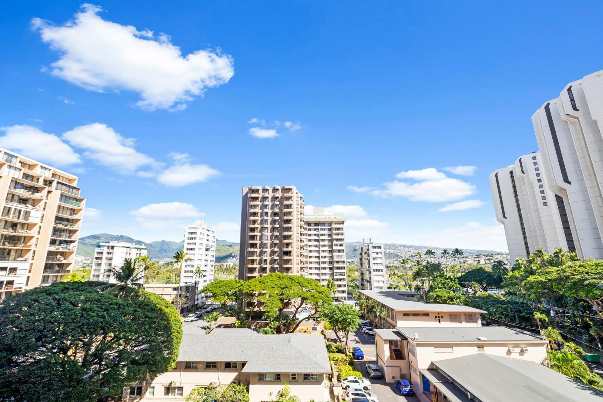 Cozy Waikiki Getaway, Stroll To Beach With Free Parking Гонолулу Екстер'єр фото