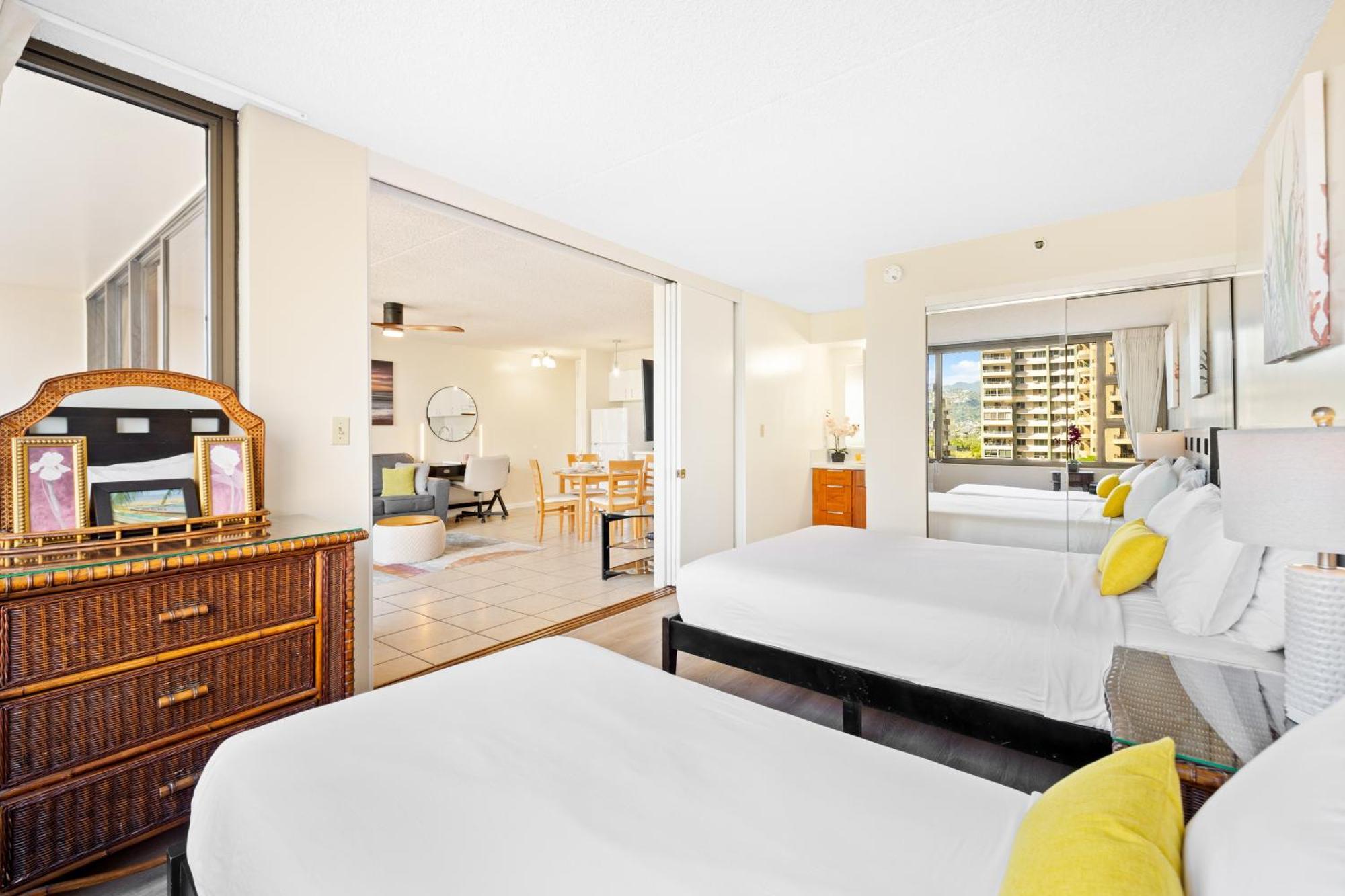 Cozy Waikiki Getaway, Stroll To Beach With Free Parking Гонолулу Екстер'єр фото