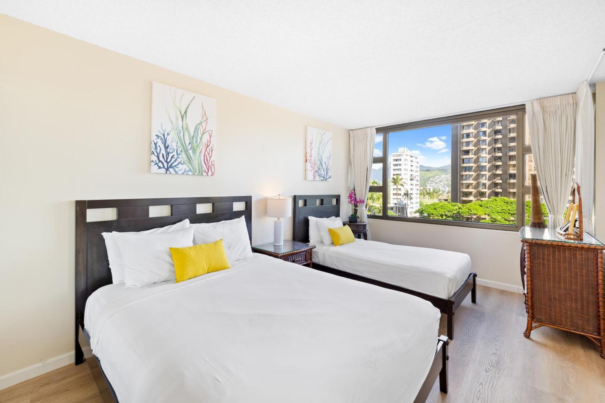 Cozy Waikiki Getaway, Stroll To Beach With Free Parking Гонолулу Екстер'єр фото