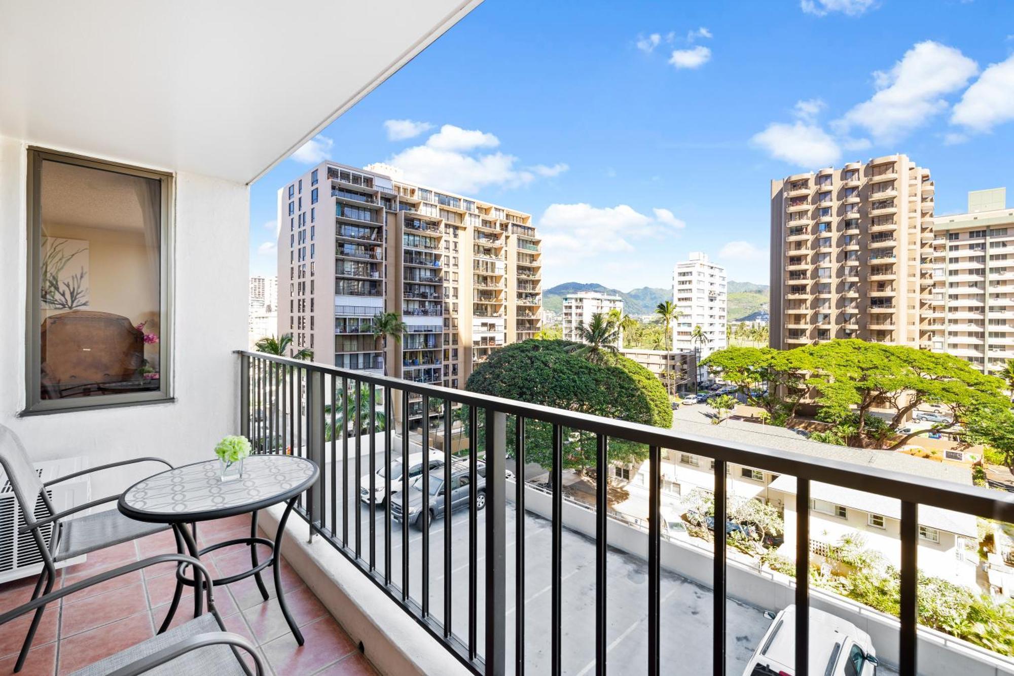 Cozy Waikiki Getaway, Stroll To Beach With Free Parking Гонолулу Екстер'єр фото