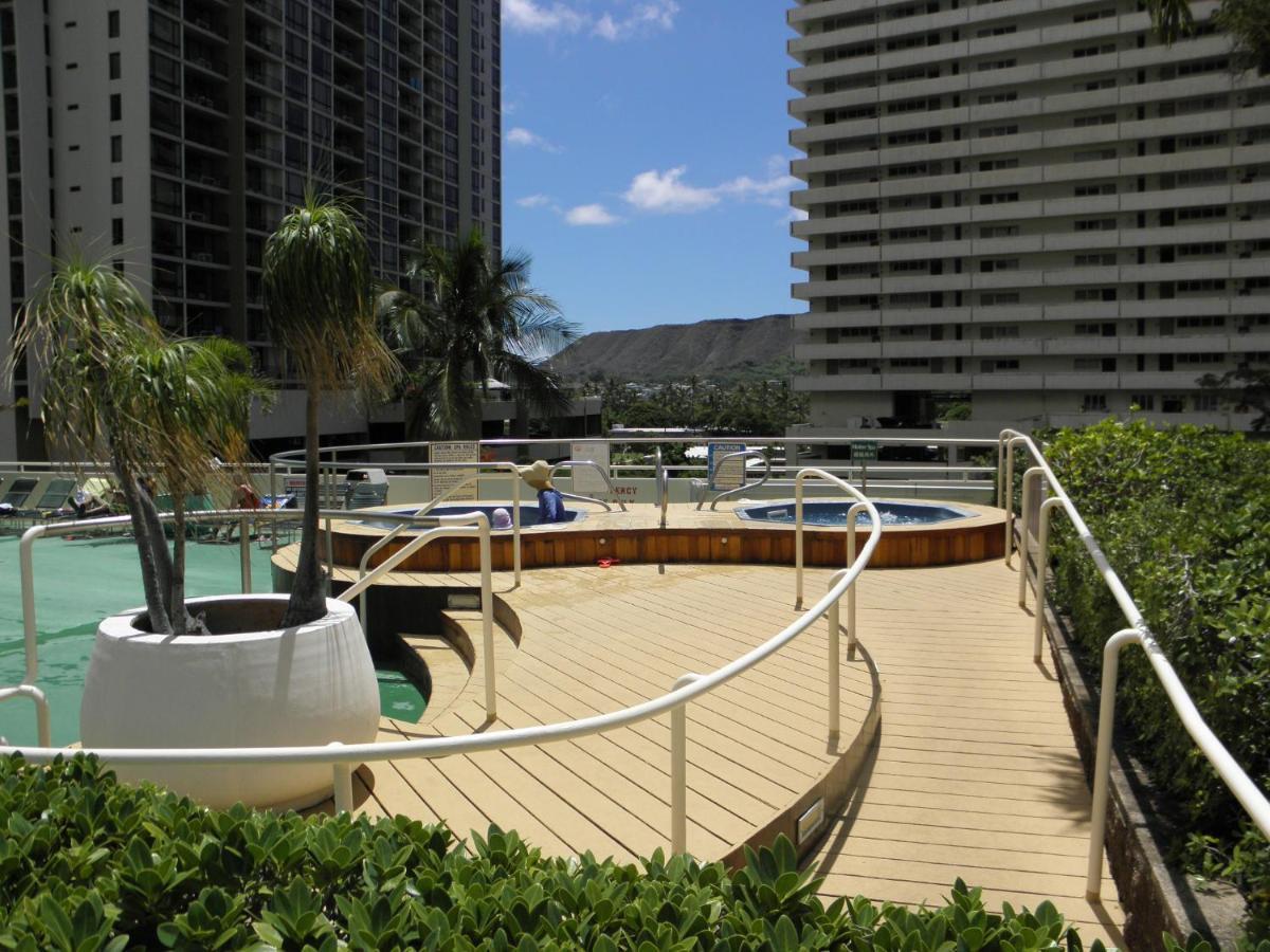 Cozy Waikiki Getaway, Stroll To Beach With Free Parking Гонолулу Екстер'єр фото