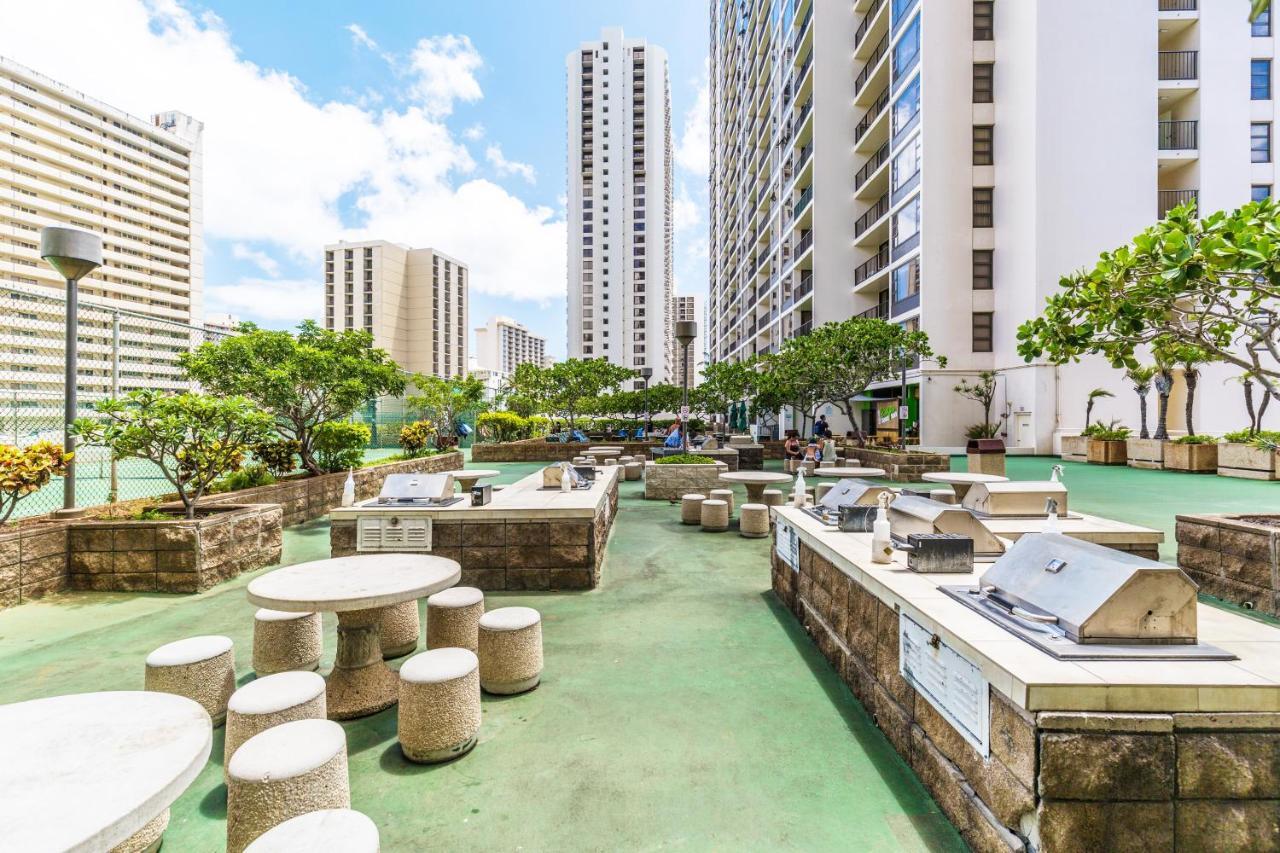Cozy Waikiki Getaway, Stroll To Beach With Free Parking Гонолулу Екстер'єр фото